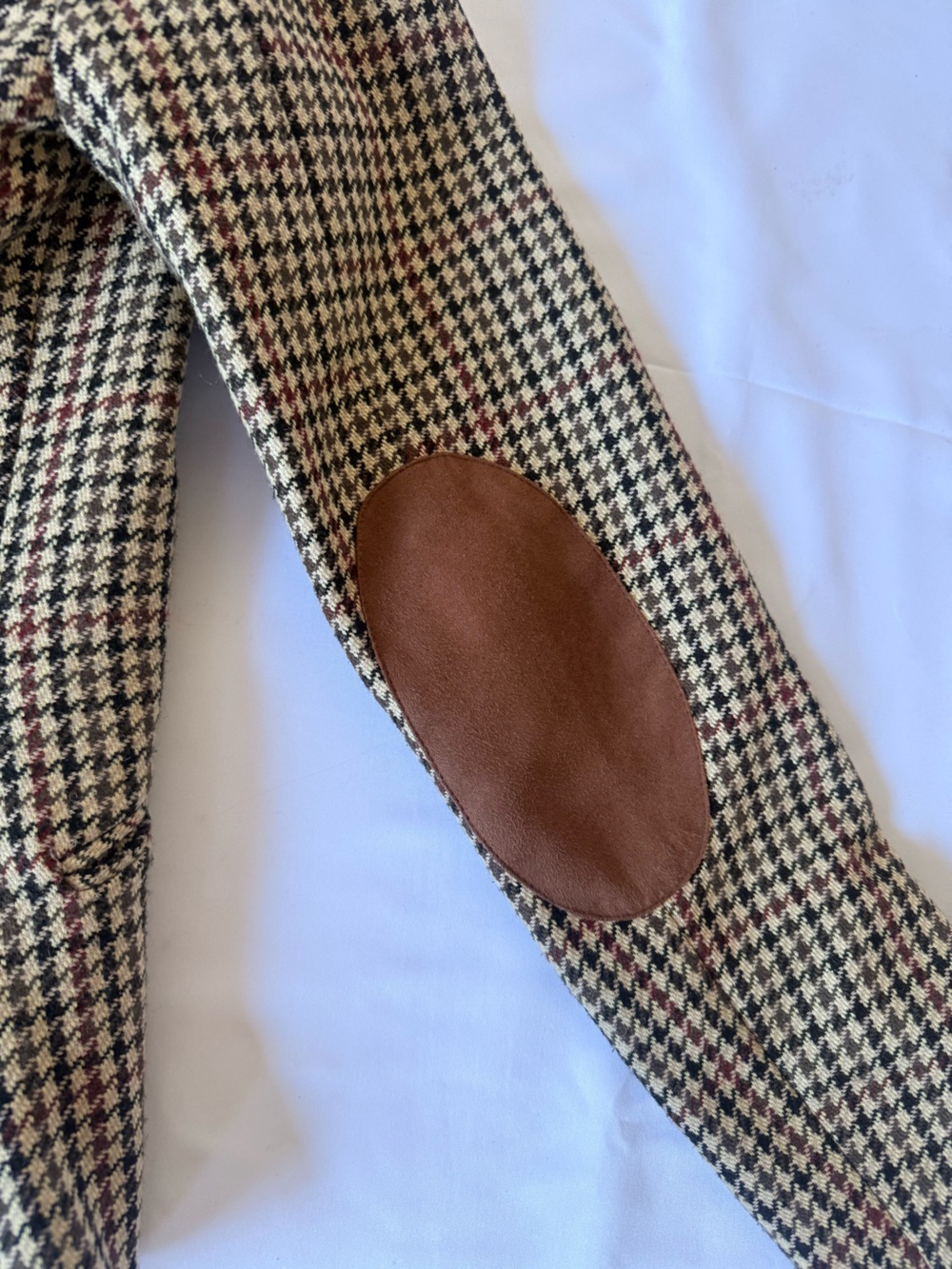 Beautiful H&M Brown Houndstooth Blazer with Burgundy Lining Size 4 - Picture 8 of 8